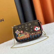 LV Clutch Bags